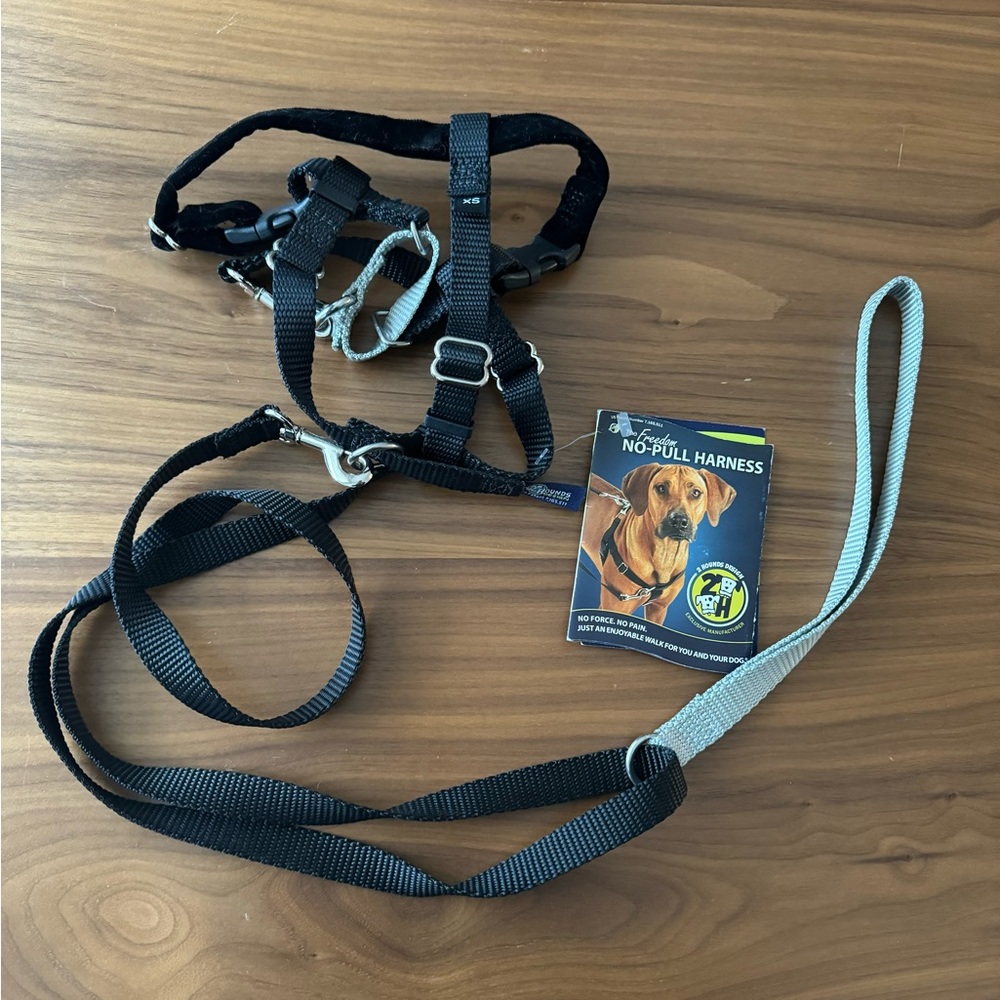 New XS Freedom No-Pull Harness & Training Leash
